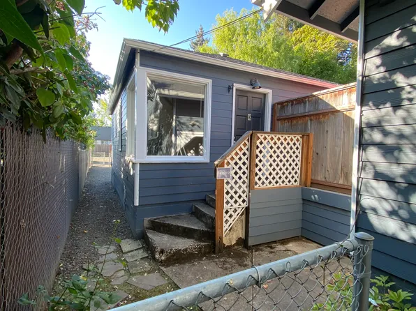 1035 1/2 16th St NE, Salem, OR 97301
