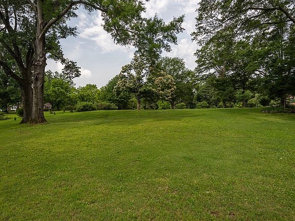 2nd image of 6303 Twin Oaks Dr