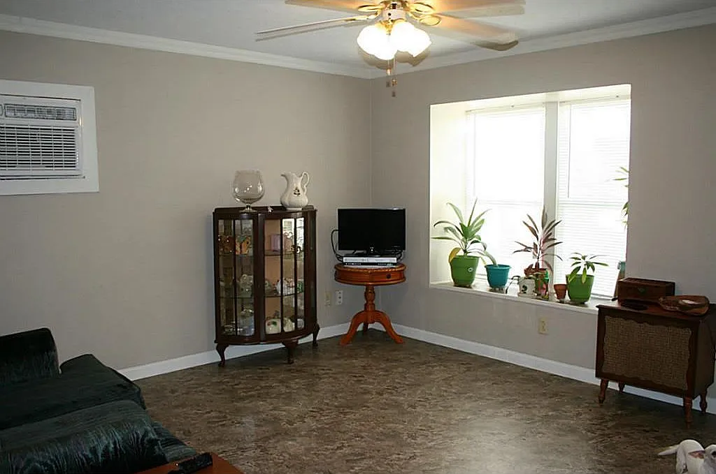 3 bed, 1116 sqft, $1,695 — Photo 3