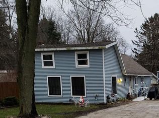 4011 N Highland Dr, Hillsdale, MI 49242