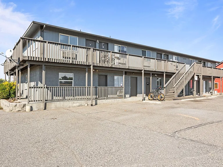 2153 Stevens Dr — Photo 23