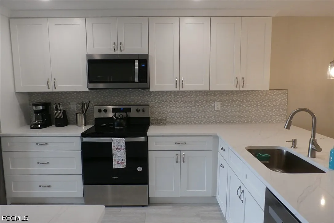 2 bed, 2.0 bath, 1106 sqft, $5,000 — Photo 4