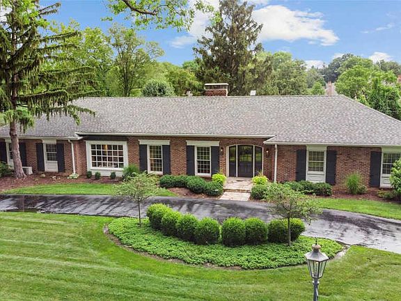 5th image of 7 Fordyce Manor Dr