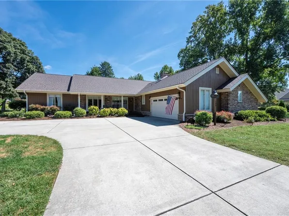 109 Holly Cir, Advance, NC 27006