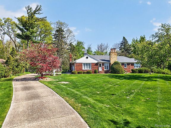 2nd image of 15623 Millar Rd
