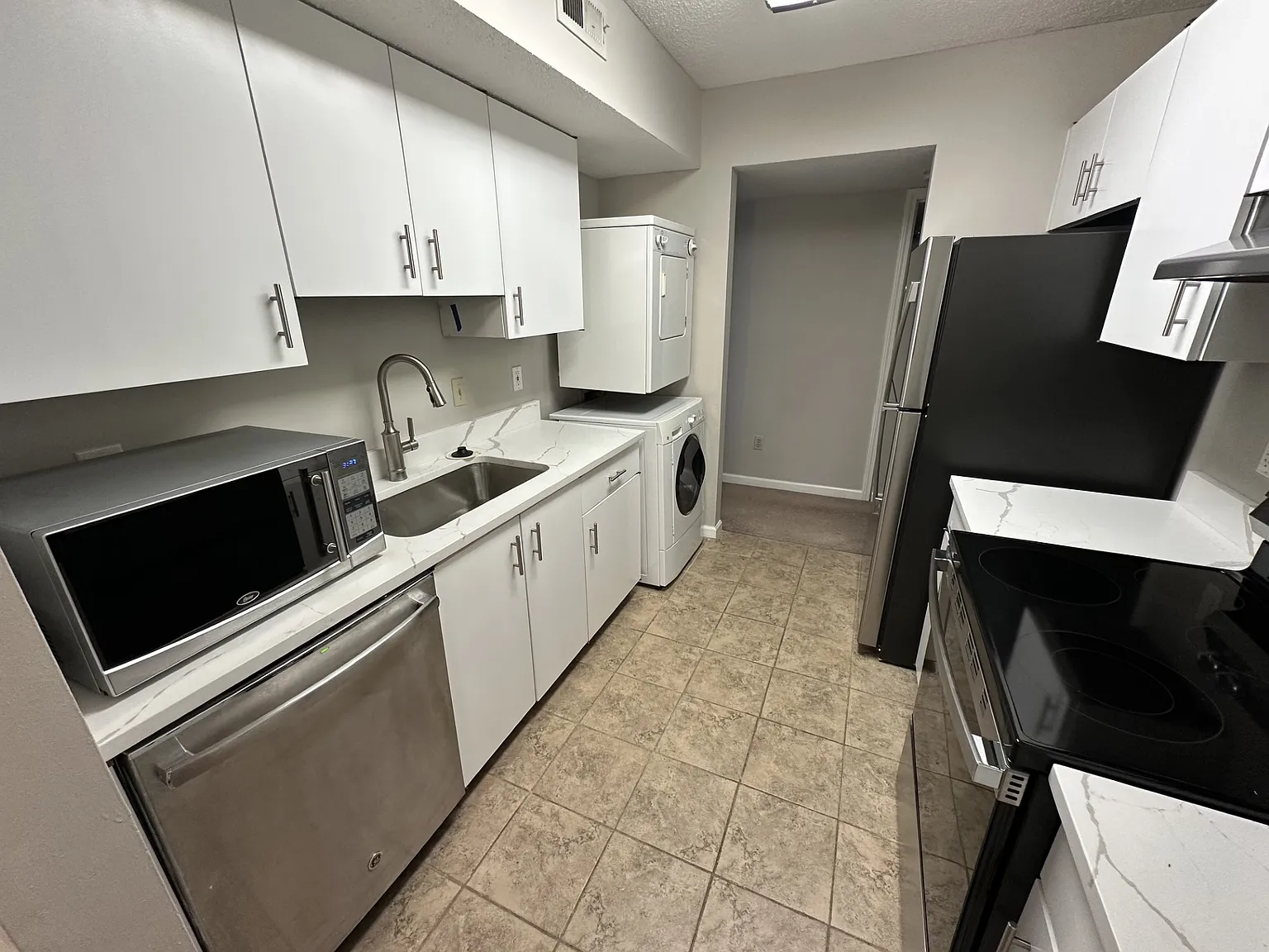 2 bed, 998 sqft, $1,700 — Photo 4