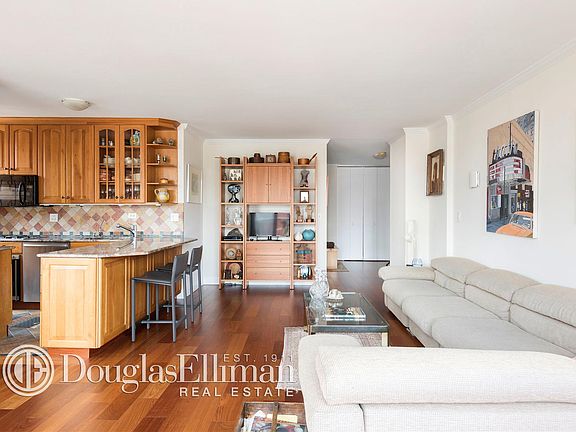 4th image of 171 E 84th St APT 12B