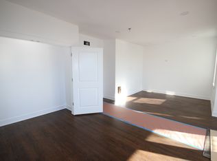 5011 N Troy St APT 3, Chicago, IL 60625