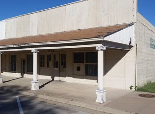 210 S Main St, Newkirk, OK 74647