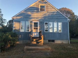 713 Metacom Ave, Bristol, RI 02809