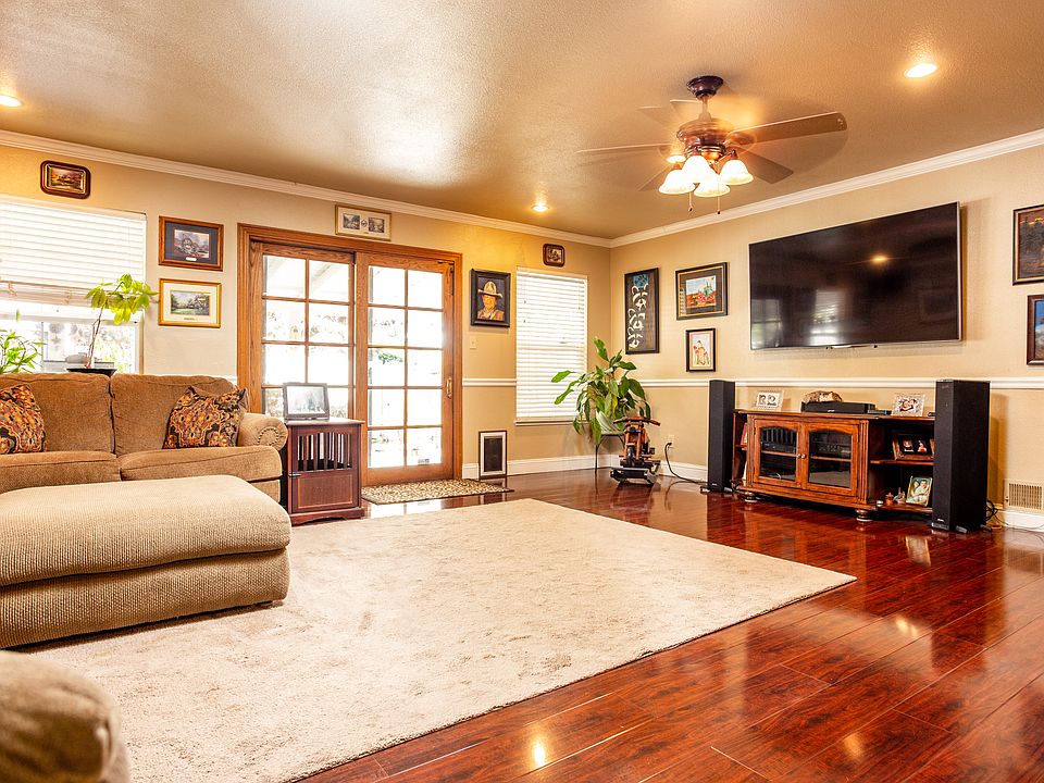 1st image of 3608 Poinsettia Dr