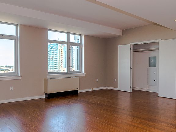 3rd image of 4026 College Point Blvd APT 9A