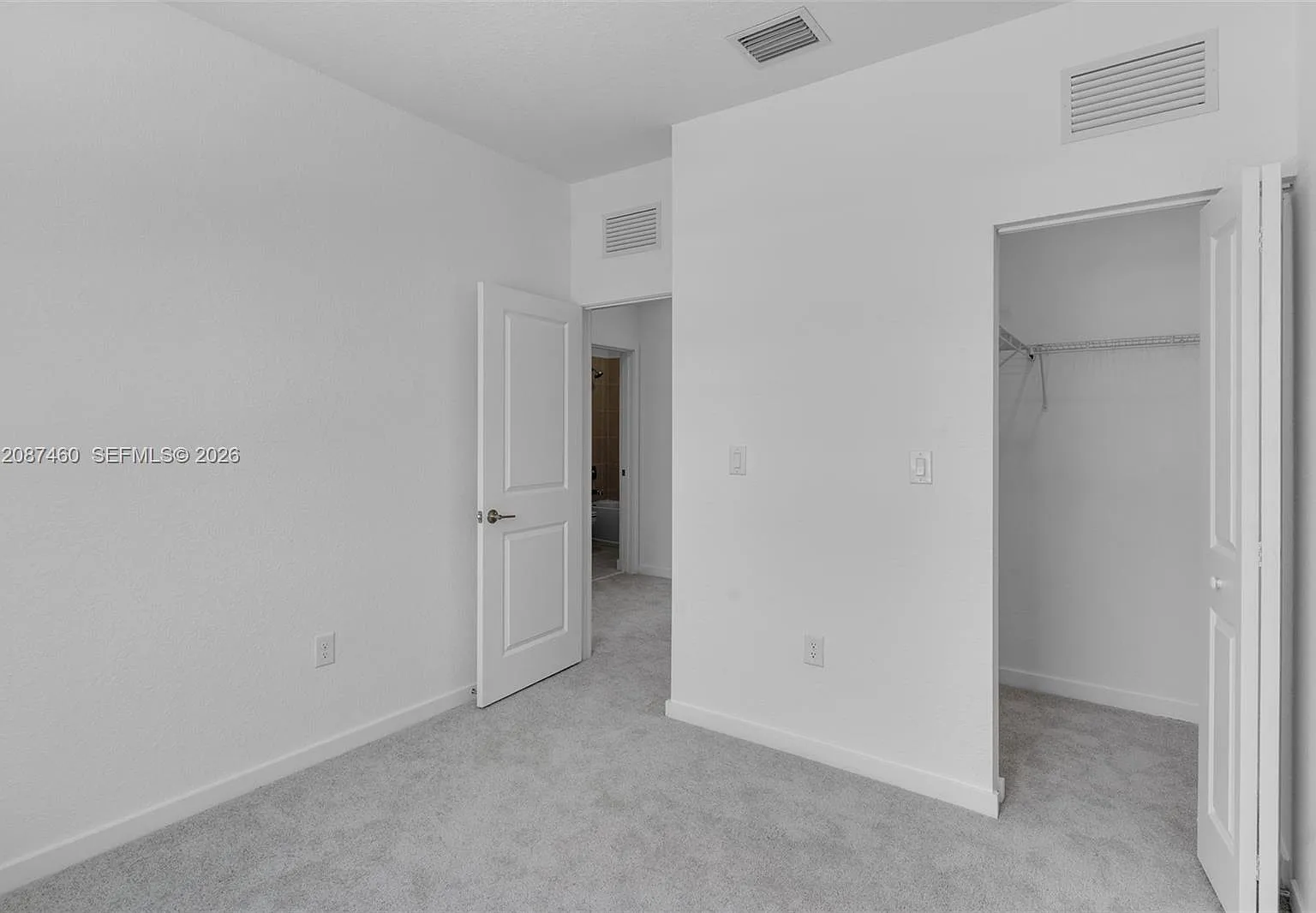 3 bed, 1700 sqft, $2,400 — Photo 4