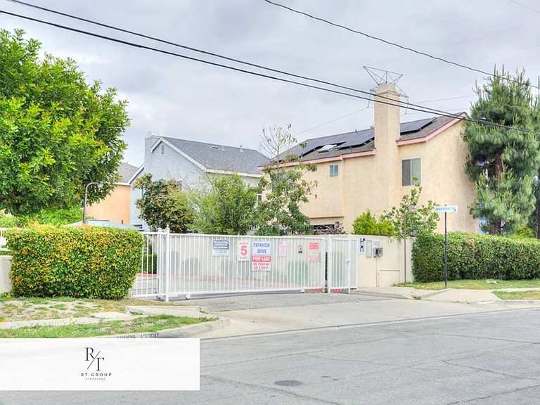 13006 Parkview Dr — Photo 48