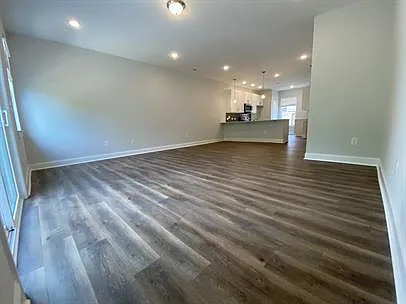 339 Old Grove Ln — Photo 6