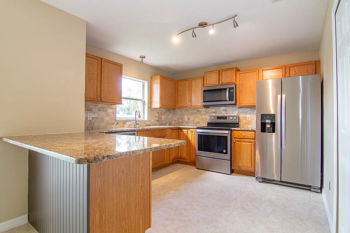 Building Photo - 402 Bridgewater Ct