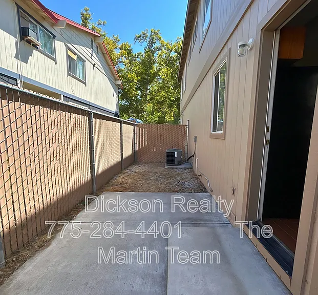 1317 Powell Ln — Photo 11