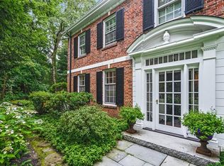 36 Edmunds Rd, Wellesley, MA 02481
