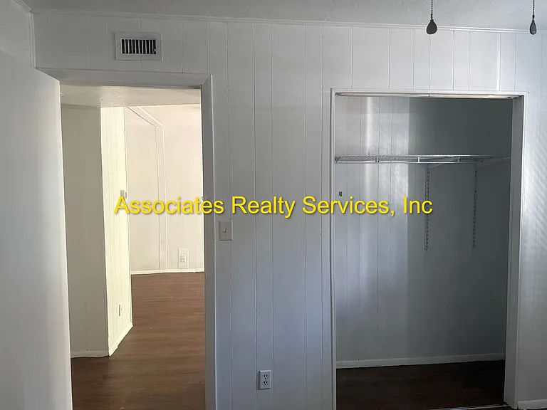 510 SE 8th St — Photo 3