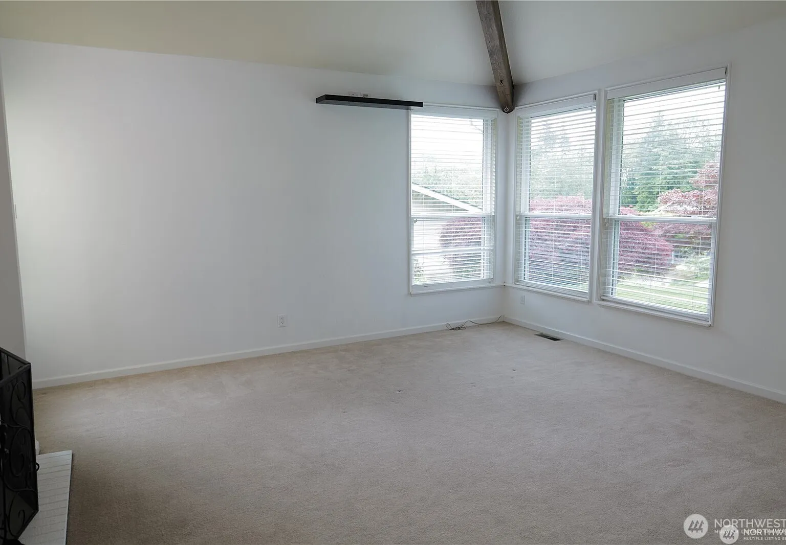 4 bed, 2.5 bath, 2454 sqft, $4,500 — Photo 3
