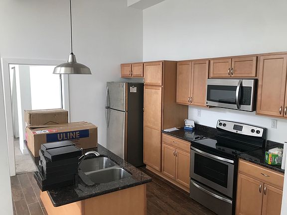 5th image of 223 E Ferry St Unit 1