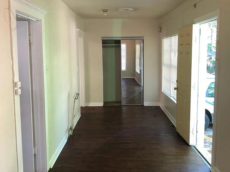 822 Hollywood Ave — Photo 10