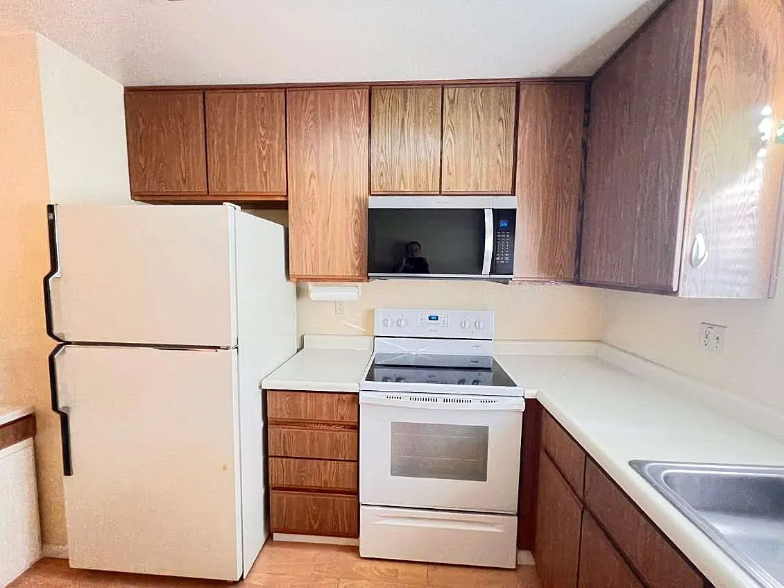 2 bed, 976 sqft, $3,000 — Photo 2