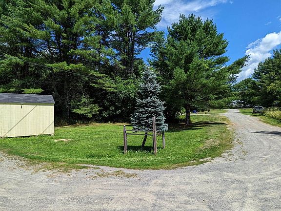 4th image of 15 Country Ln