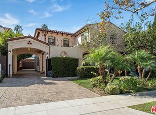 313 S Oakhurst Dr, Beverly Hills, CA 90212