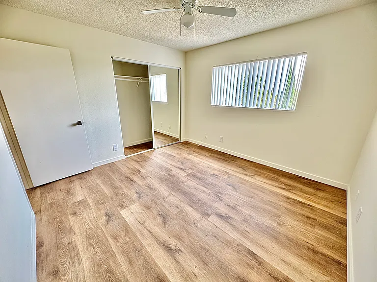 11200 Victory Blvd #9 — Photo 24