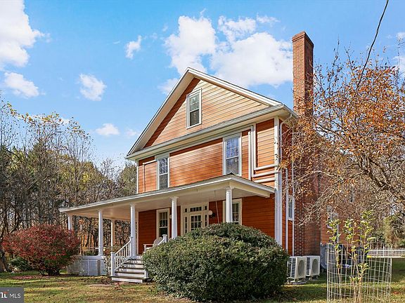 3rd image of 19 Walnut Hill Rd