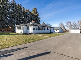 9305 Meadowbrook Rd, Yakima, WA 98903