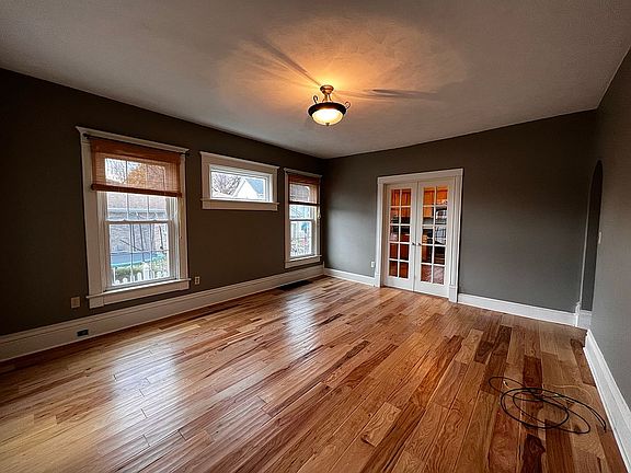 2nd image of 513 N College Ave
