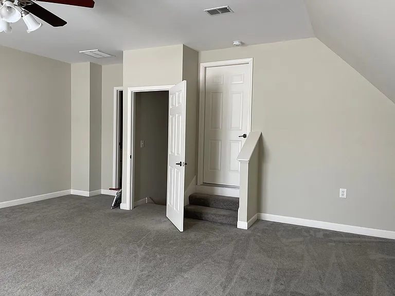 215 Stoners Glen Ct — Photo 24