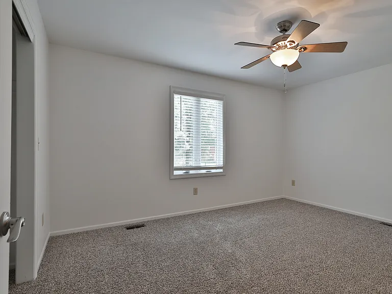 1086 Ravine Ridge Dr — Photo 37