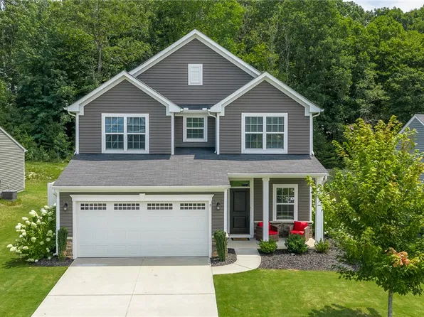 9 Wiltshire Cir, Easley, SC 29642