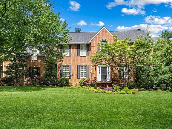 3rd image of 42 Poplar Point Rd