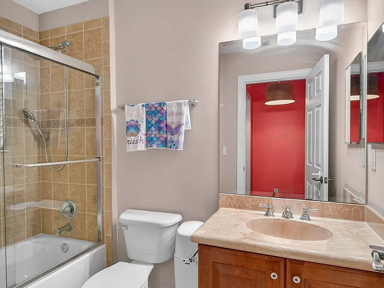 10247 Isle Wynd Ct — Photo 66