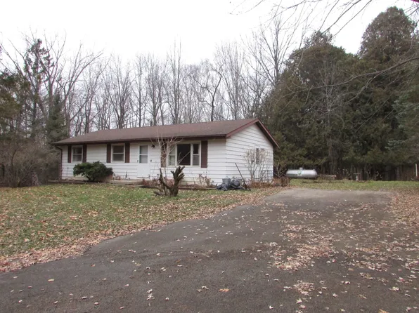 1556 Fox Rd, Little Suamico, WI 54141