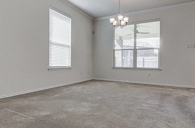 3 bed, 2.0 bath, 1932 sqft, $2,190 — Photo 4