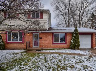 2959 Pleasant Grove Rd, Lansing, MI 48910