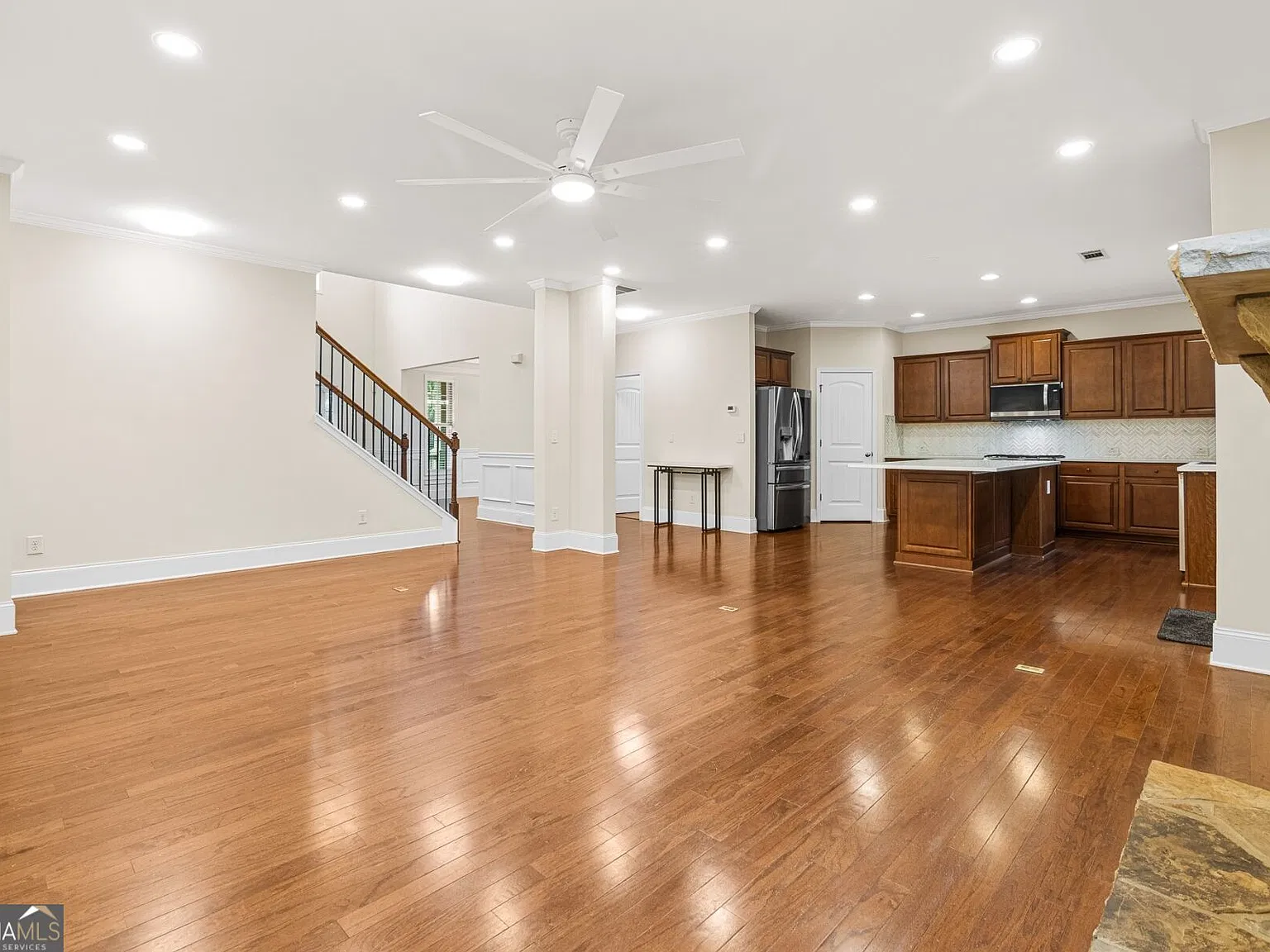 7 bed, 4.0 bath, 4259 sqft, $3,595 — Photo 4