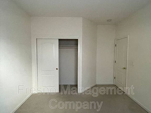 5th image of 9936 N Recreation Ave