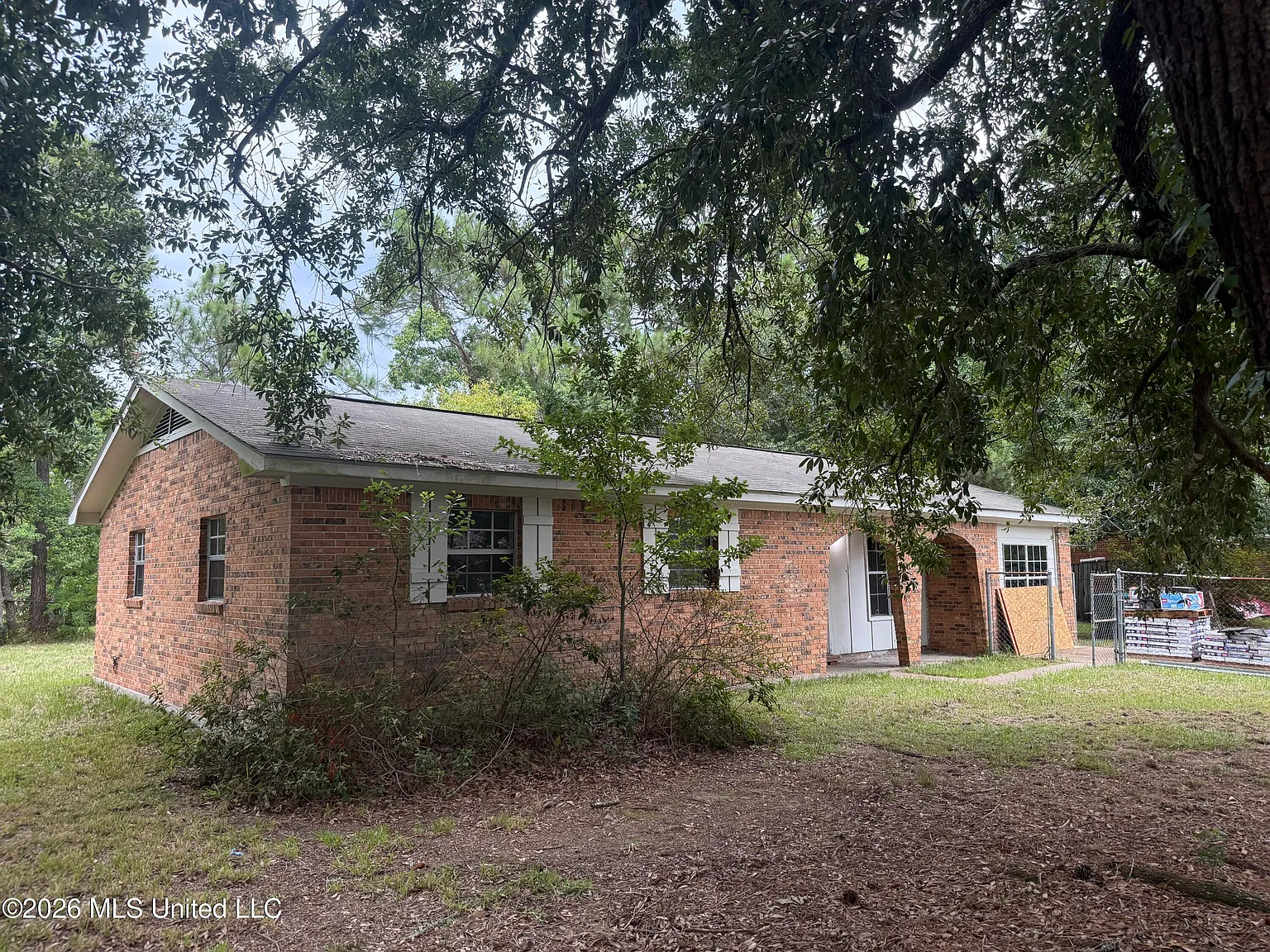 3 bed, 1.5 bath, 1350 sqft, $1,350 — Photo 4