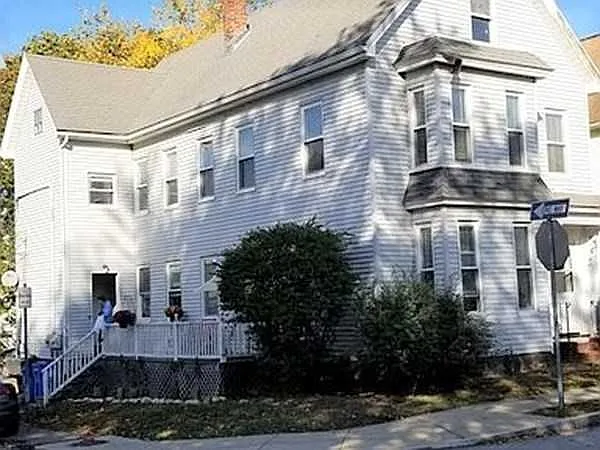 Chestnut St — Photo 11
