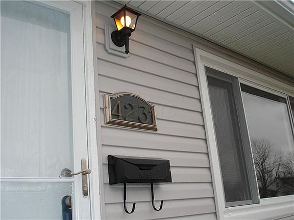 3rd image of 4231 Brookgrove Dr