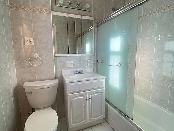 5th image of 77 Kettell Ave #2E