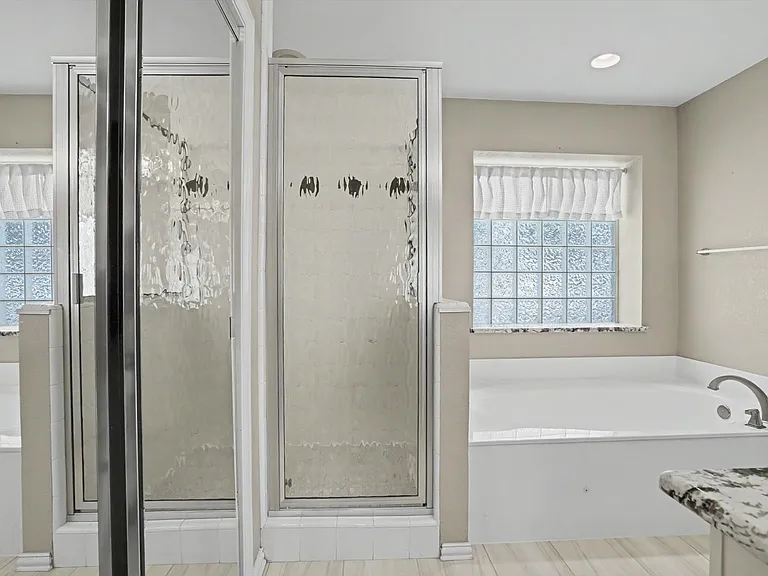412 N Forest Ridge Blvd — Photo 21