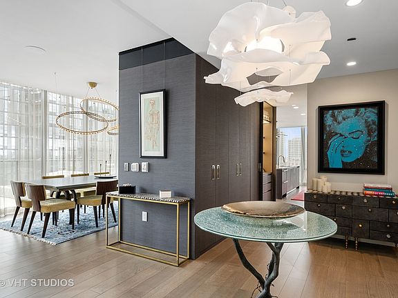 3rd image of 366 W Superior St #Penthouse 2