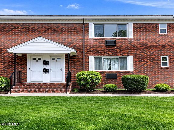 3rd image of 15 Azalea Ct